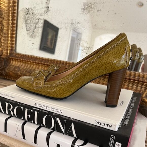 Gorgeous Tod's Moss Green Heeled Loafers, Size 7 (37) - Picture 7 of 9